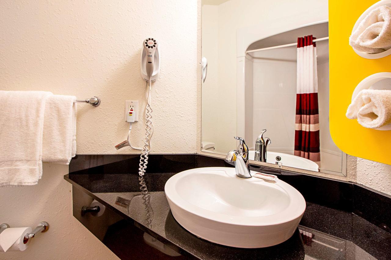 Seasons Traverse Hotel